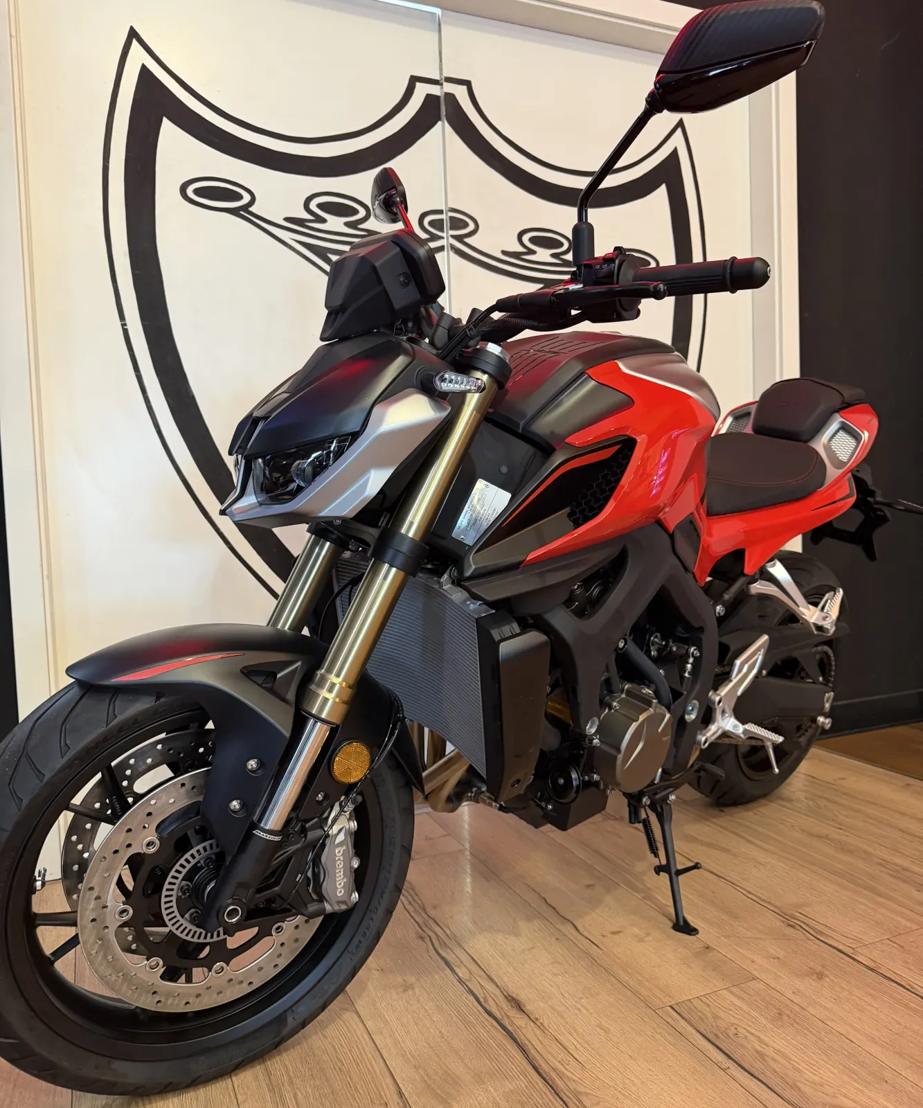 OCCASION DU MOIS / MOTO DE DIRECTION / QJMOTOR SRK 800